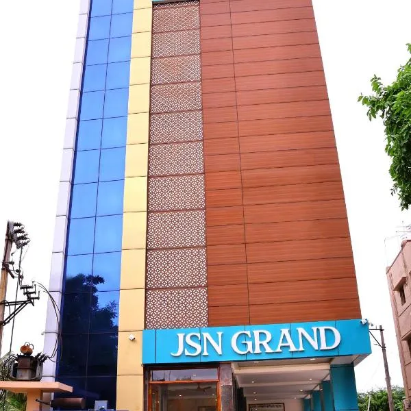 JSN Grand，位于斯里卡拉哈斯蒂的酒店