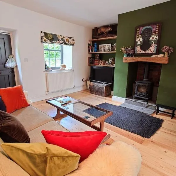 Cosy Welsh Town Cottage，位于布雷肯的酒店