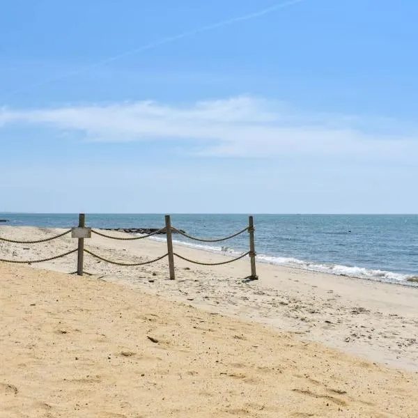 Walk to Nantucket Sound Beaches，位于South Chatham的酒店