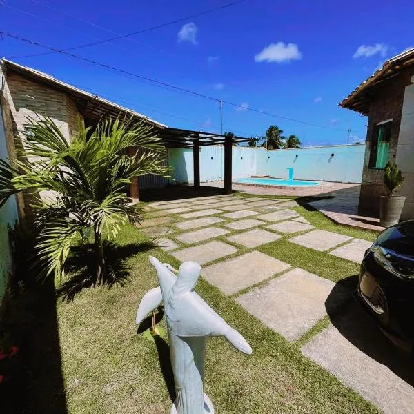 casa top com piscina na lagoa dos tambaquis，位于Atalaia的酒店