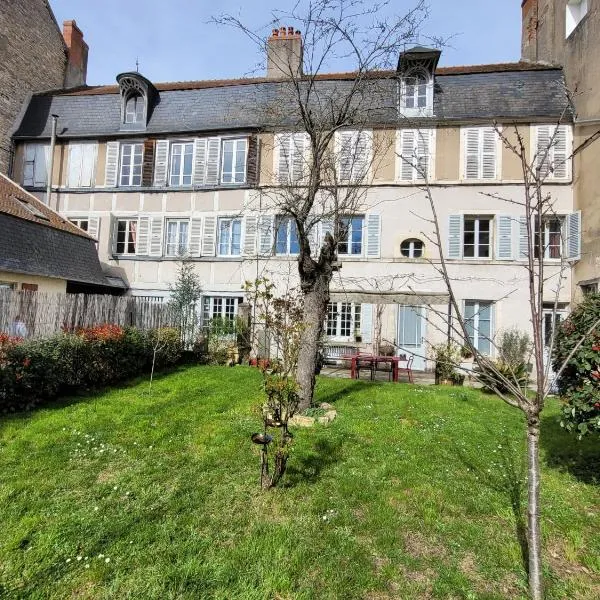La Cour du Château，位于拉沙里泰的酒店