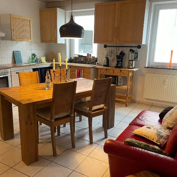 Kiel zwischen Blücherplatz und Forstbaumschule 2 oder 3 Zimmer Ferienwohnung，位于基尔的酒店