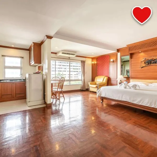 Studio Suite by Royal Ivory Nana，位于曼谷的酒店