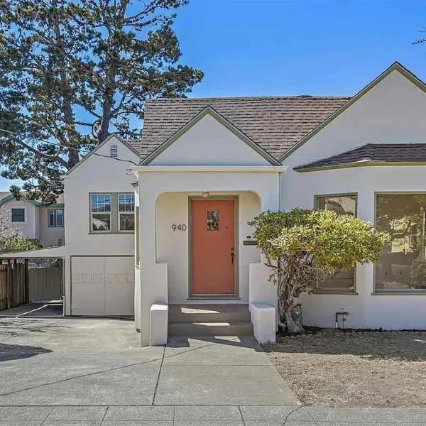 Cozy 5-Bedroom House, Perfect for Family and Work Groups，位于Albany的酒店