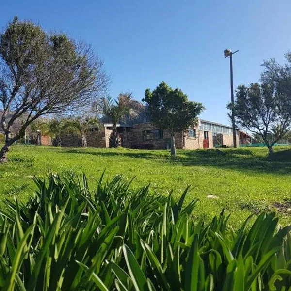 The Entire Barnhouse at Camp Jakkalsfontein, Tulbagh，位于塔尔巴赫的酒店
