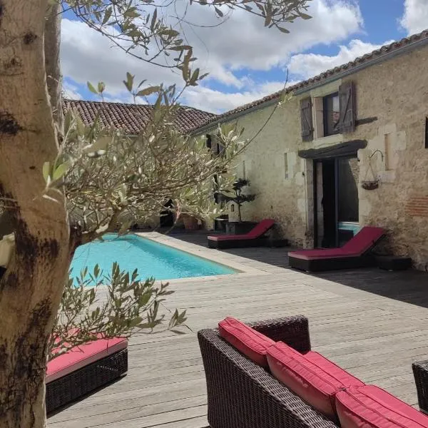 Domaine de Pourrouquet - Chambres d'hôtes de charme avec piscine et spa，位于维克费藏萨克的酒店