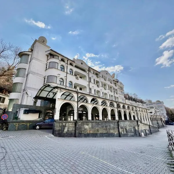 Hotel Tasino Cesmice - Free private parking，位于Vodno的酒店