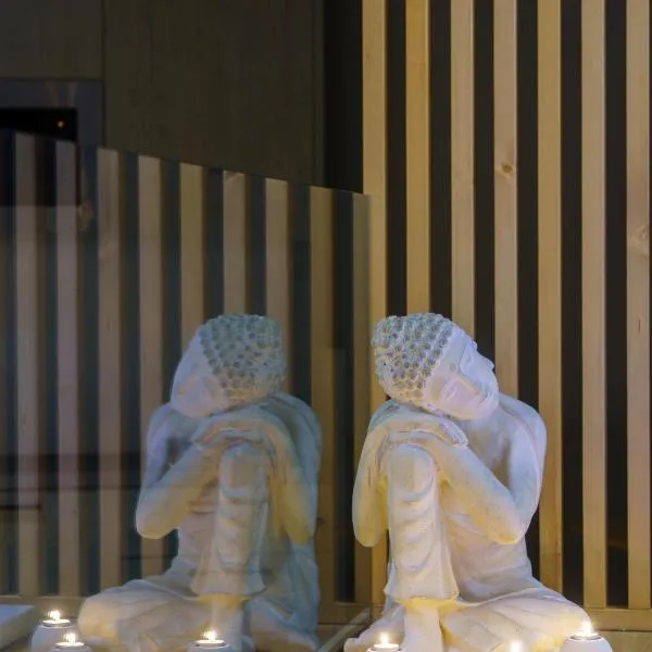 Atarassia suite luxury，位于里奥马哲雷的酒店