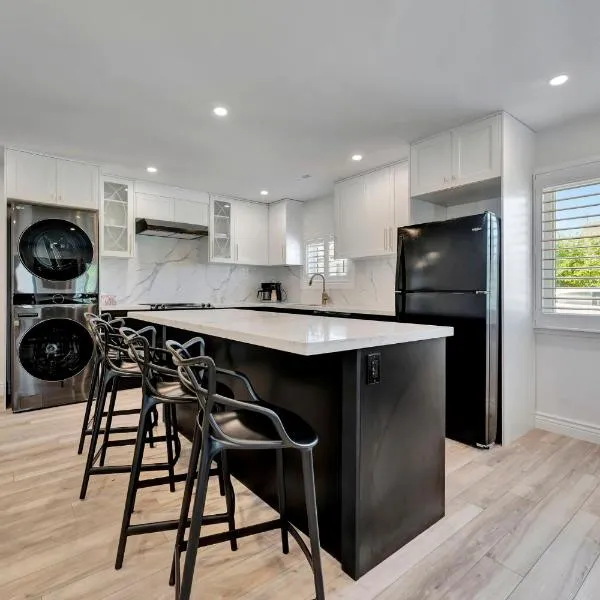 Luxe Lodges Lake Erie，位于多佛港的酒店