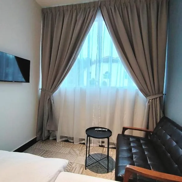 Austin Melaka，位于Kampong Sungai Putat的酒店