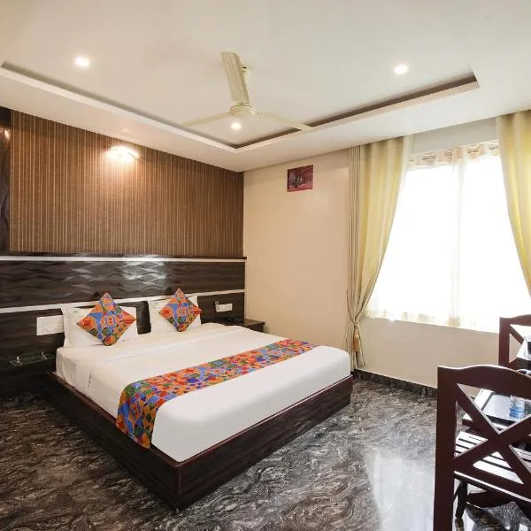 FabHotel Prime Suloka Towers，位于Piriyāpatna的酒店