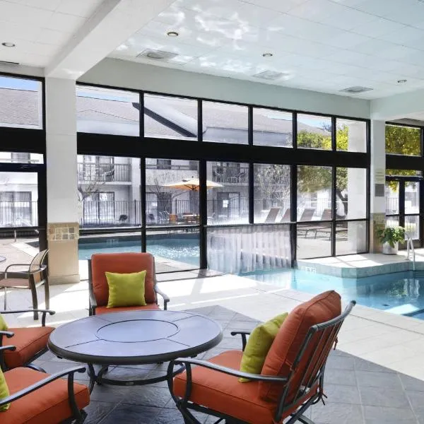 Courtyard by Marriott Dallas Arlington Entertainment District，位于阿林顿的酒店