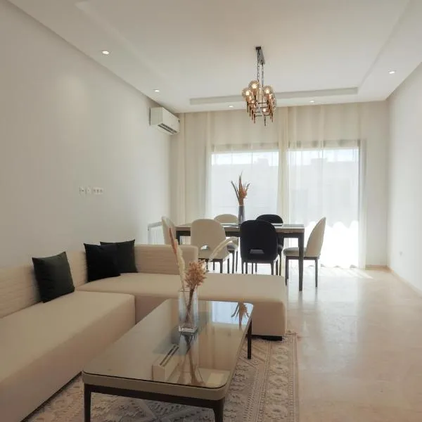 Bright and Cozy New 3 Bedrooms Apartment，位于突尼斯的酒店