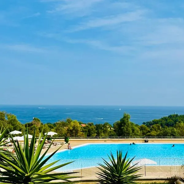 La Méditerranée comme vous l'aviez rêvée，位于圣拉斐尔的酒店