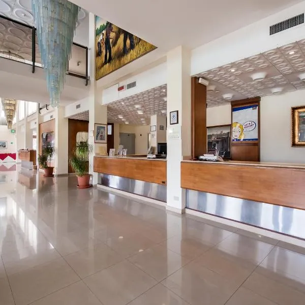 Hotel HR，位于莫杜尼奥的酒店