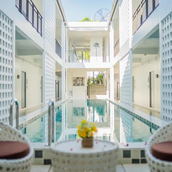 The Rubber Hotel Phuket，位于他朗的酒店