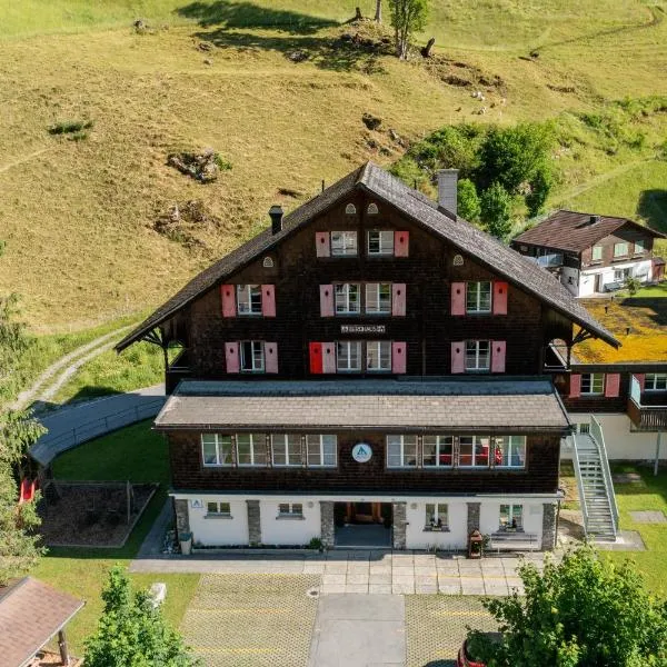 Engelberg Youth Hostel，位于瓦森的酒店