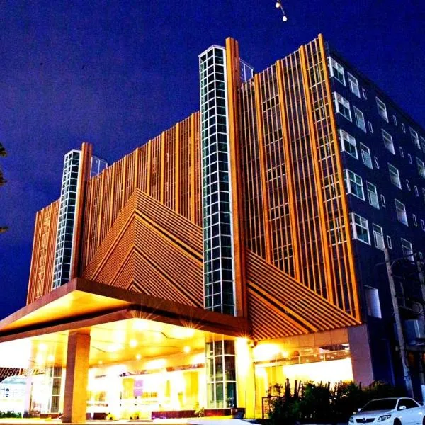 The Srivaree Airport Hotel，位于北榄的酒店