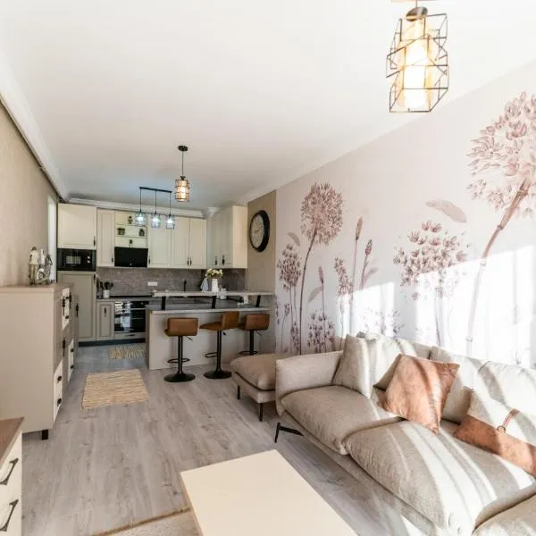 Luxury Cozy Apartments at Adora Park，位于阿拉德的酒店