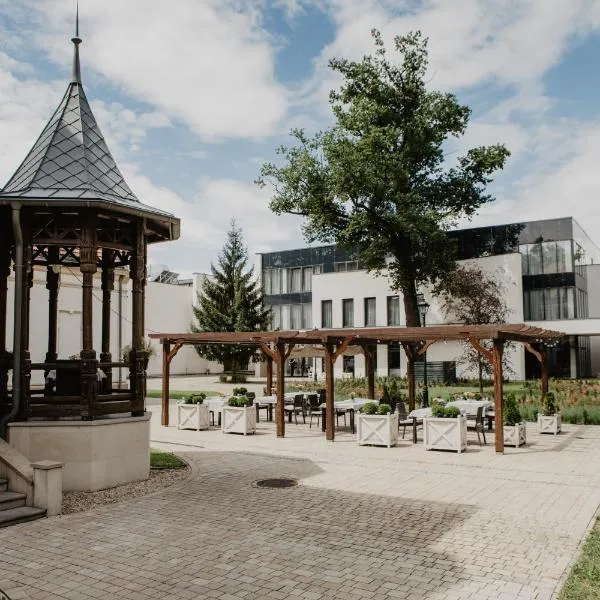 Polanka Conference Center，位于克罗斯诺的酒店