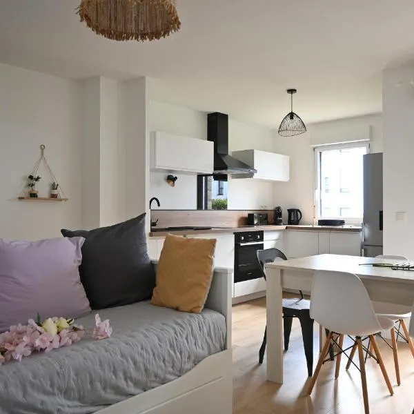 Appartement Spacieux et Moderne à 10 minutes du port de Vannes，位于瓦讷的酒店