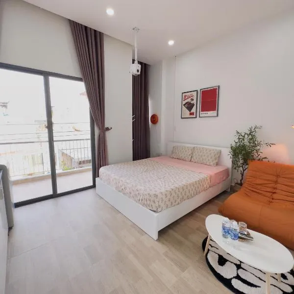 Corgi House Beachstay Danang，位于岘港的酒店