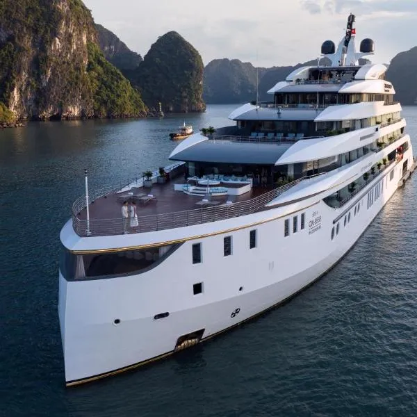 Grand Pioneers Halong Bay Cruise 1，位于下龙湾的酒店