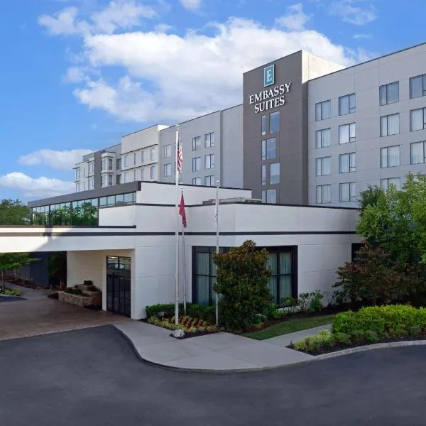 Embassy Suites by Hilton Knoxville West，位于诺克斯维尔的酒店
