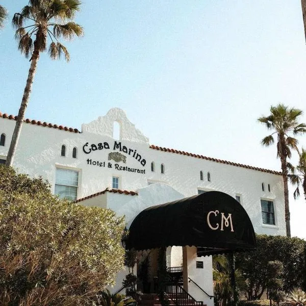 浅月湾酒店及餐厅 - 杰克逊维尔海滩（Jacksonville Beach），位于杰克逊维尔海滩的酒店