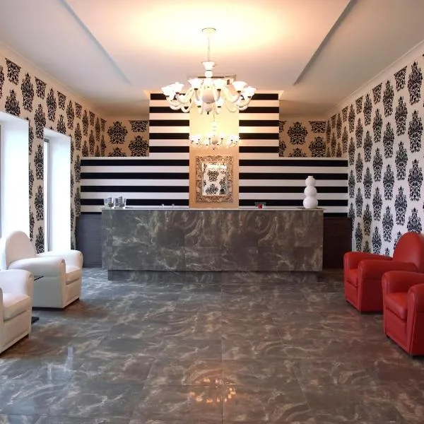 Hotel Novelli，位于Orta Nova的酒店