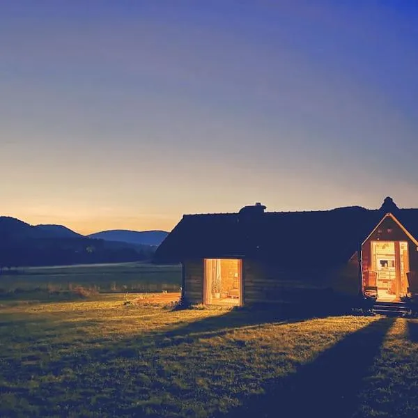 Polanka Beskid Niski cute cabin with spectacular views，位于Hańczowa的酒店