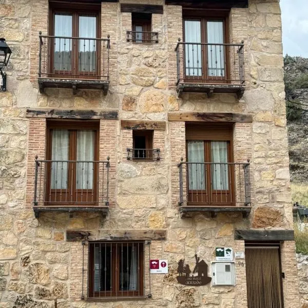 Casa Rural Raíces del Alto Tajo，位于Armallones的酒店