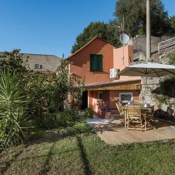 Casa Zaffe - relax ligure nel cuore di Sturla，位于Genova的酒店