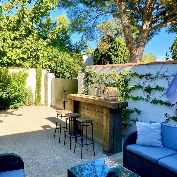 Maisonnette au cœur des Alpilles，位于穆里耶的酒店