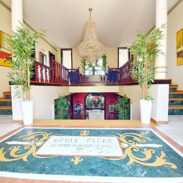 Red Clay Apartments City Club，位于贝尔格莱德的酒店