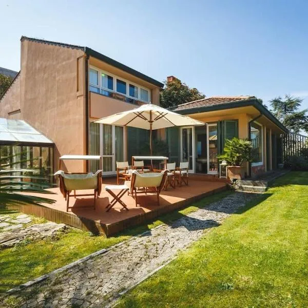 Tuscany Modern Luxury Villa, 450sqm，位于蓬萨科的酒店