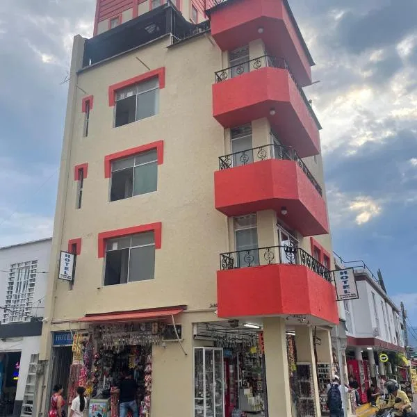 Hotel Avenida Real，位于Guadalajara de Buga的酒店