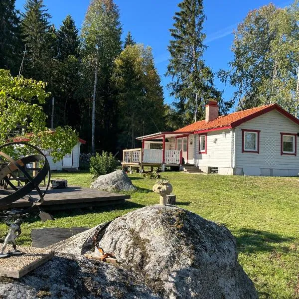Husby，位于Färjan的酒店