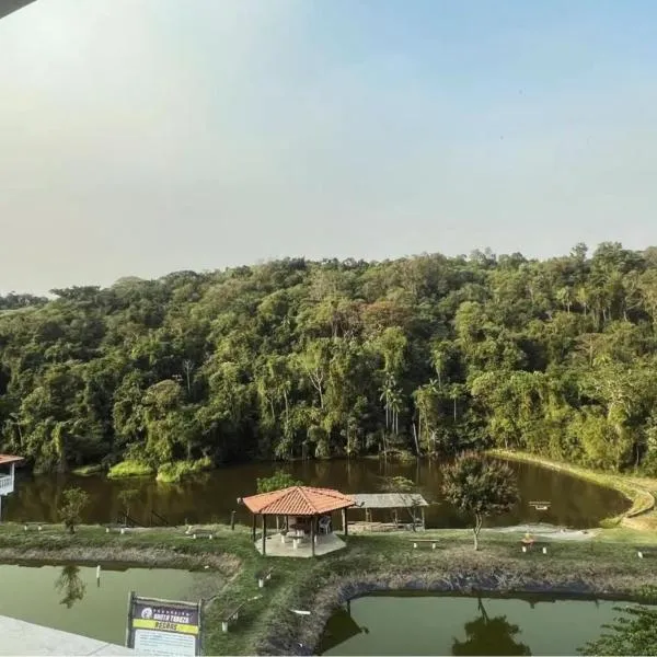 Pousada e Pesqueiro Santa Thereza，位于Bofete的酒店