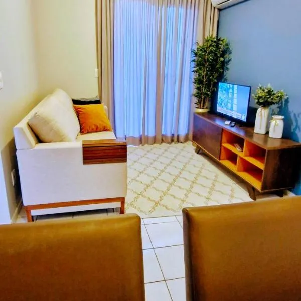 Apartamento TOP em CRICIÚMA-SC - ótimo CUSTO-BENEFÍCIO - Cozinha completa - Cama Box - WiFI - Smart TV - Apps YouTube - NetFlix - Amz Prime - Garagem - Portaria Digital 24h - Lugar sossegado e arborizado - Acomoda até 5 pessoas，位于克里西玛的酒店