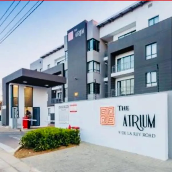 The Atrium-JOBAK Guest Apartment，位于约翰内斯堡的酒店