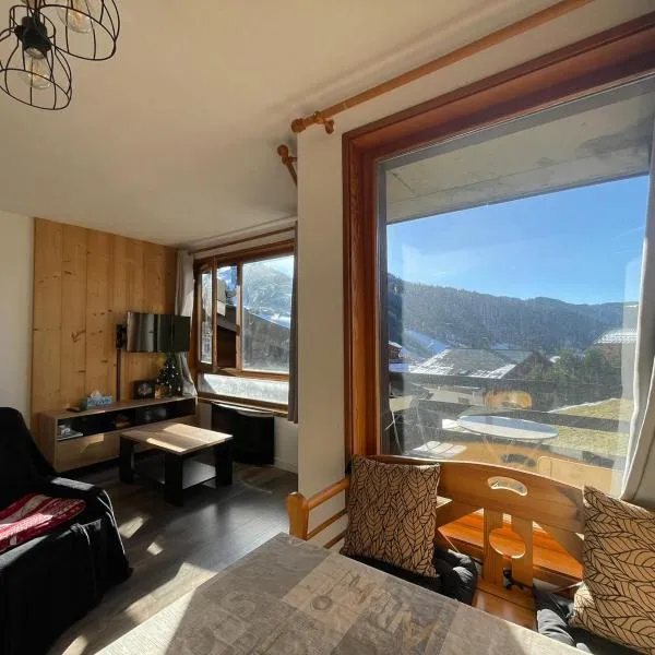 Studio cabine cosy à 5min à pieds des pistes et du centre ville，位于莱热的酒店