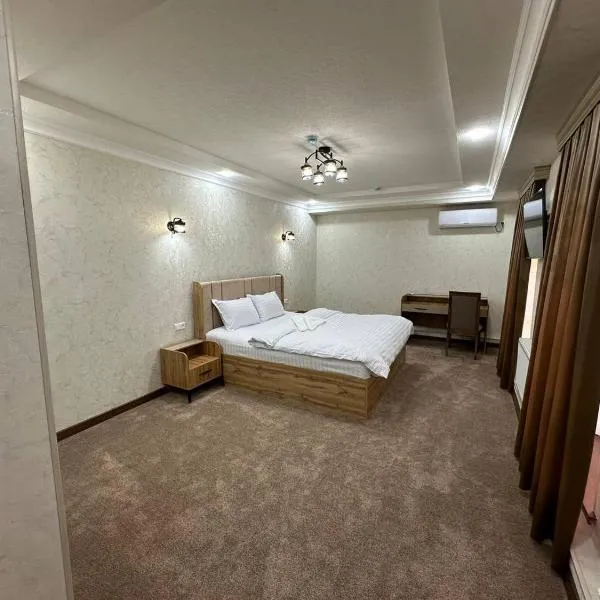 Toj Mahal Hotel，位于Takchilik的酒店
