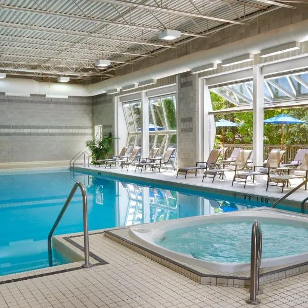 Sheraton Parkway Toronto North Hotel & Suites，位于列治文山的酒店