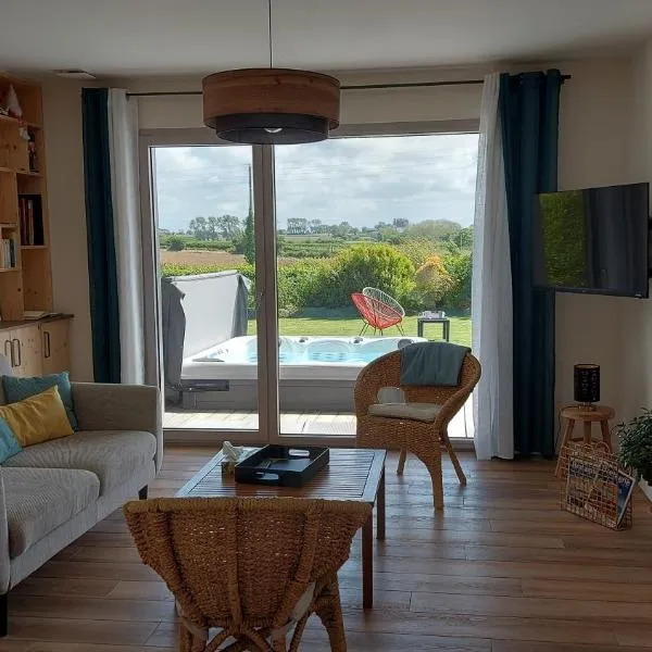 LES ROMARINS gite 4 étoiles，位于普勒比扬的酒店