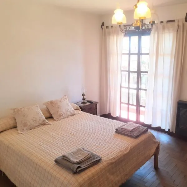 Hostel Lilia, Ezeiza airport, Hospital Bicentenario Monte Grande，位于蒙特格兰德的酒店