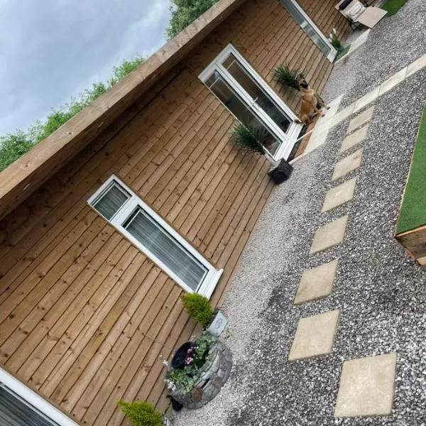Secret Cabin Getaway，位于哈特尔普尔的酒店