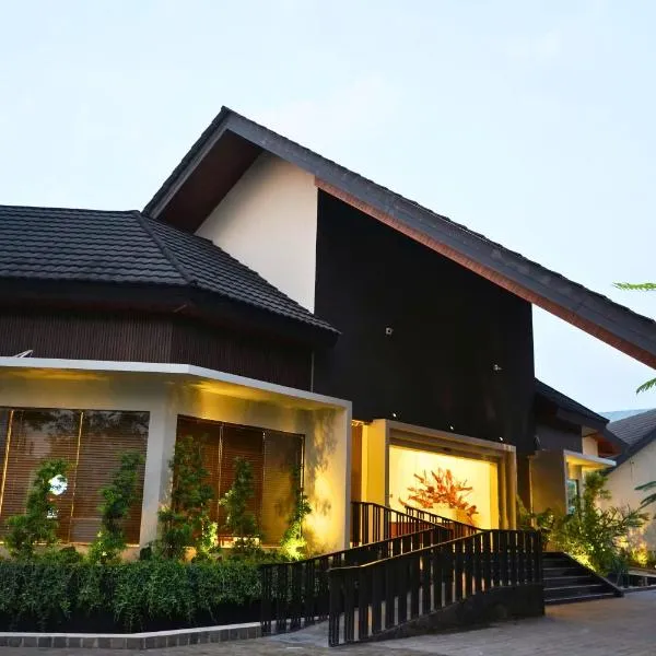 Azana Garden Hill Resort Blora，位于Blora的酒店