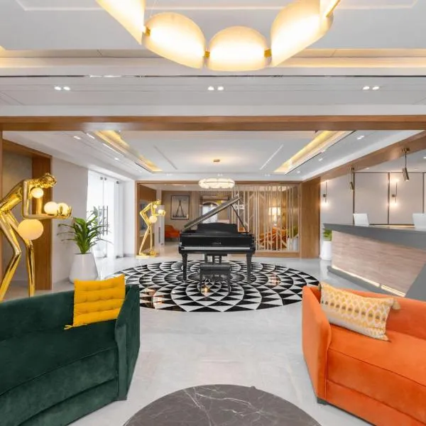 Ivy Lush Hotel，位于瓦里的酒店