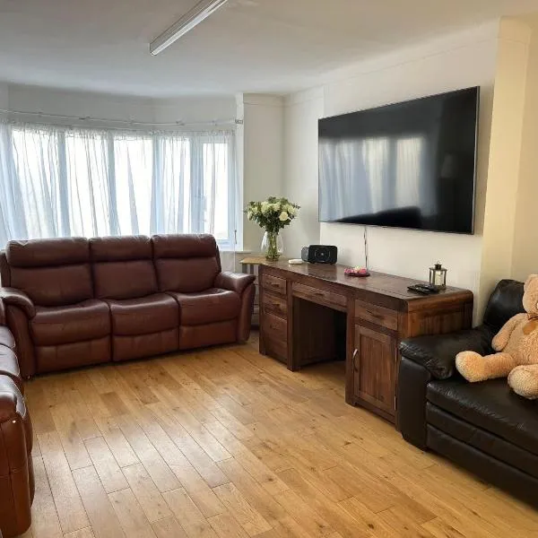 House for Rent in London，位于磨坊山的酒店